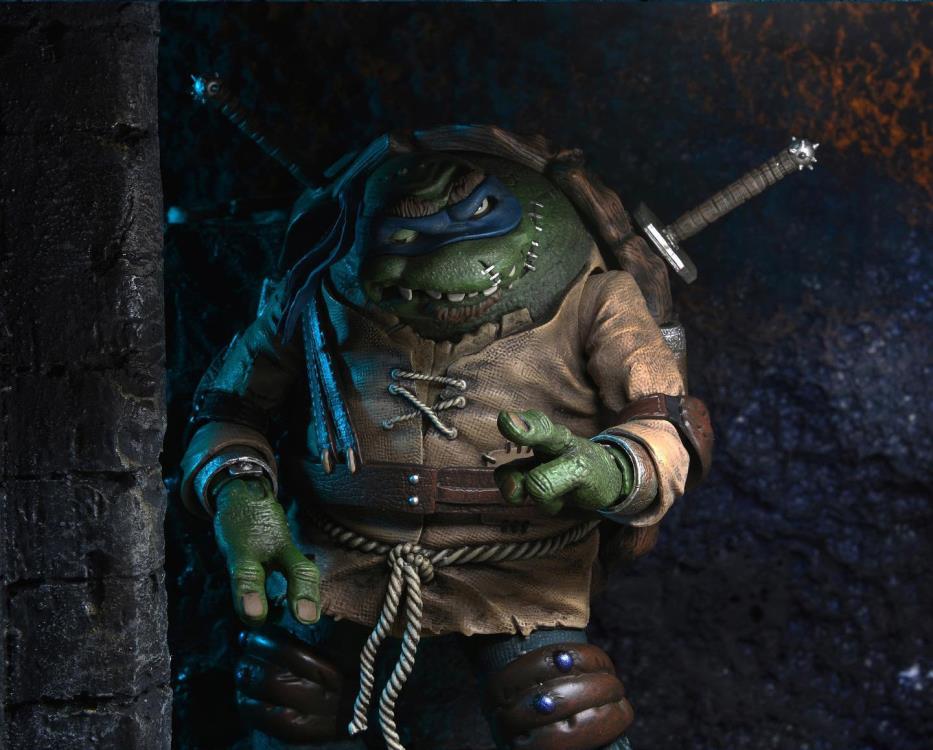 Universal Monsters x Teenage Mutant Ninja Turtles Ultimate Leonardo as The Hunchback