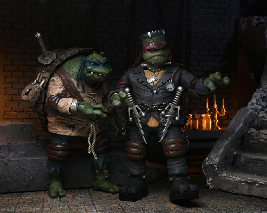 Universal Monsters x Teenage Mutant Ninja Turtles Ultimate Leonardo as The Hunchback