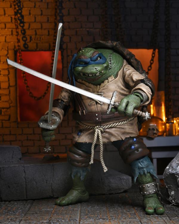 Universal Monsters x Teenage Mutant Ninja Turtles Ultimate Leonardo as The Hunchback