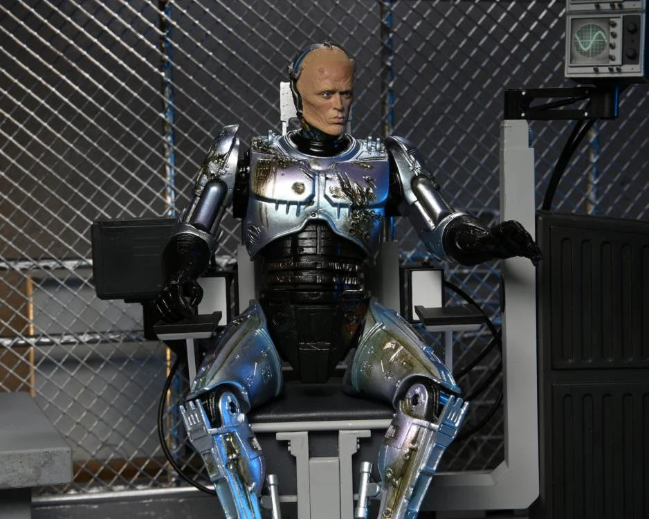 NECA - RoboCop Ultimate Battle Damaged RoboCop with Chair