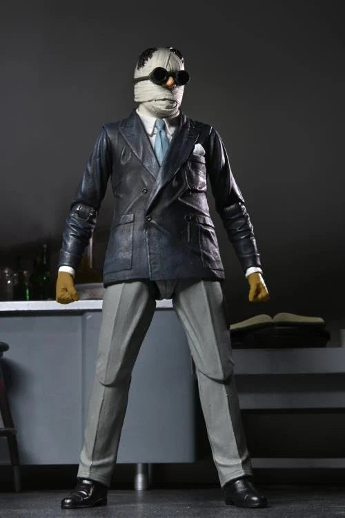 Universal Monsters - Ultimate Invisible Man Figure