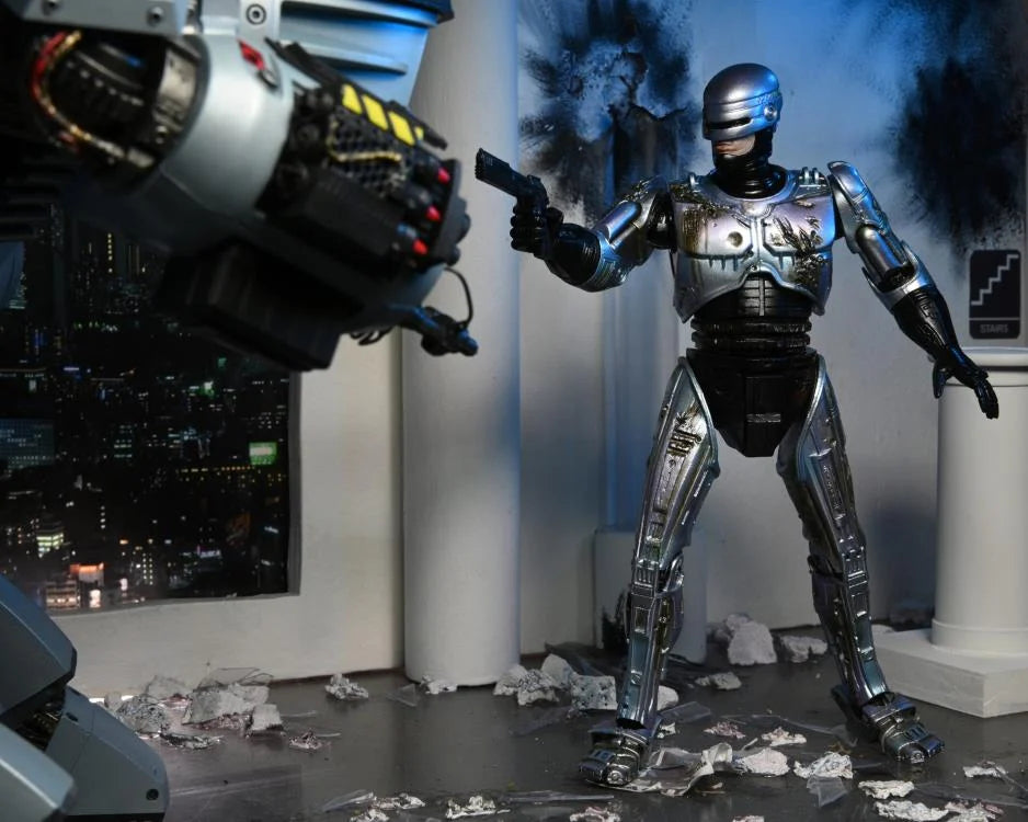 NECA - RoboCop Ultimate Battle Damaged RoboCop with Chair