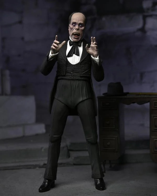 Universal Monsters Ultimate - The Phantom of the Opera Figure